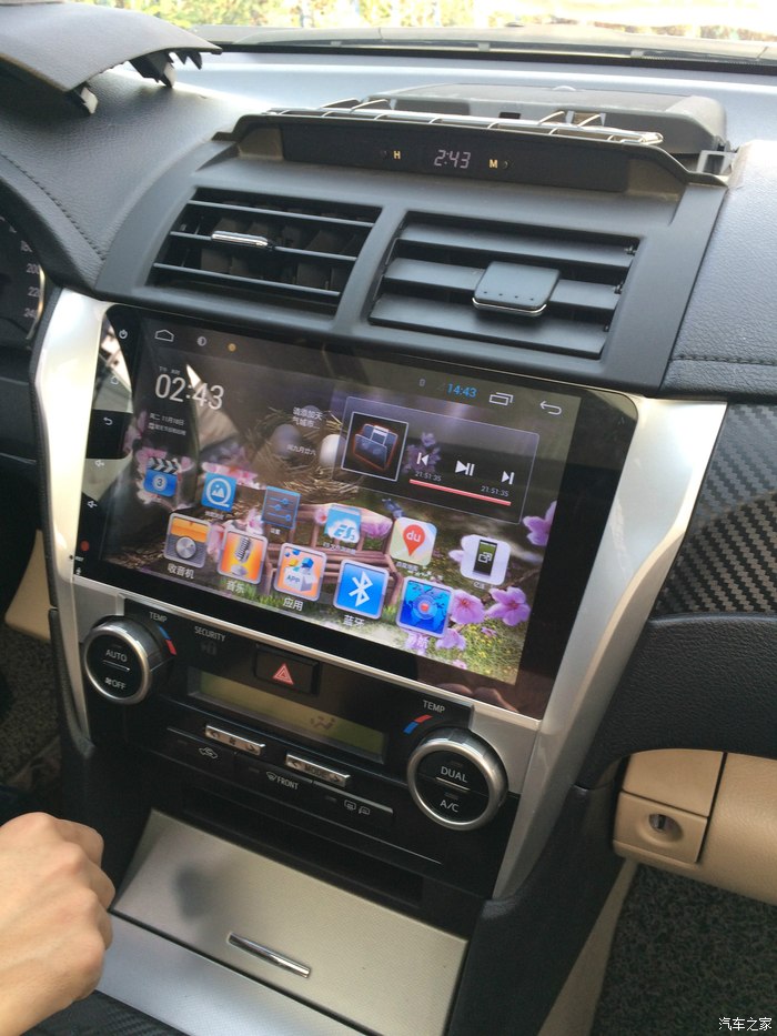 丰田凯美瑞导航升级102寸大屏