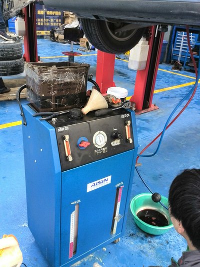 麦柯斯4年6万公里更换变速箱油和例行保养.