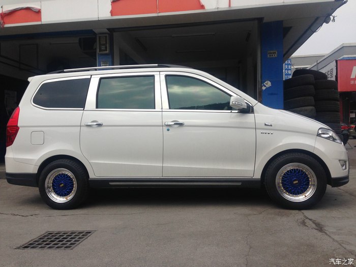 宏光改装15寸爆龟轮毂瞬间高大上有木有