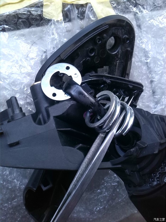 后视镜损坏的维修详细作业后视镜转轴材质有待商榷