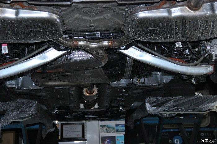 别克君越做底盘装甲 汉高3000 广州酷斯特汽车装饰改装中心