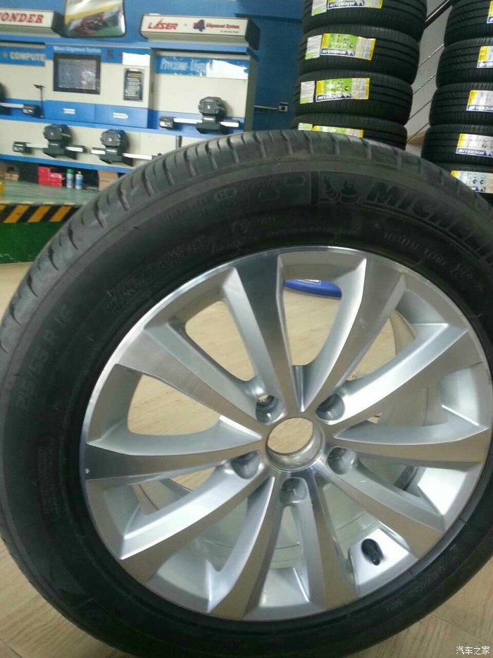 【图】迈腾原装轮毂 米其林轮胎二手的一套_迈腾论坛_汽车之家论坛
