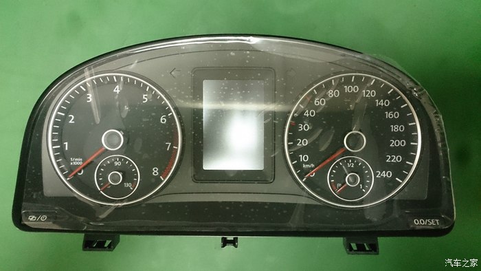 并且注意在少数民族地区逐步地发展工业