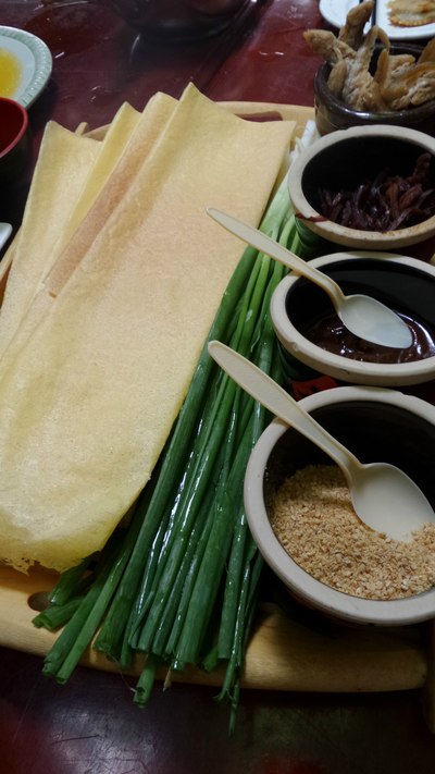 主食亮相,煎饼卷大葱
