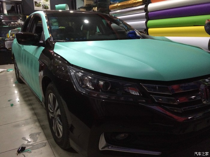 雅阁9代车身贴膜改蒂芙尼兰色喷子勿进进了勿看看了勿喷