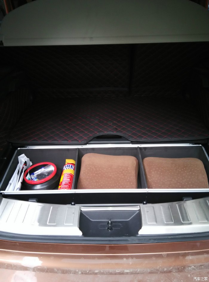后备箱的储物箱,质量不错,应该还有改进空间