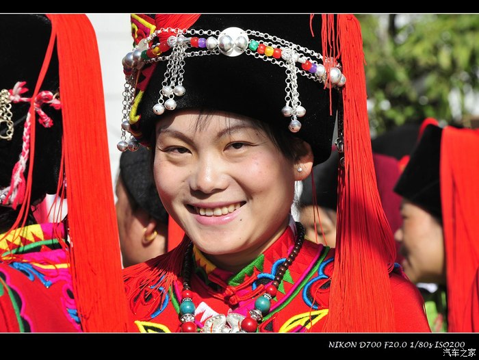 到绿春参加长街宴哈尼美女满大街摄影纪录片