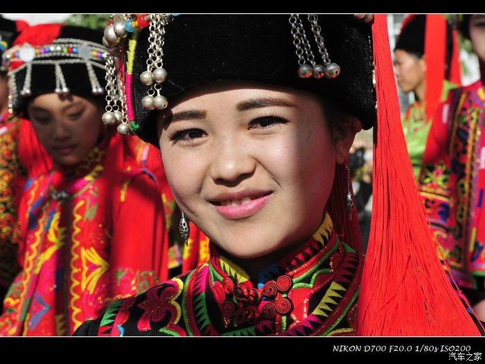 到绿春参加长街宴哈尼美女满大街摄影纪录片