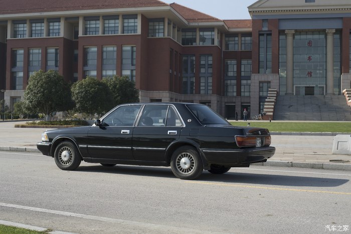 城市代步利器1991年登记皇冠ys130