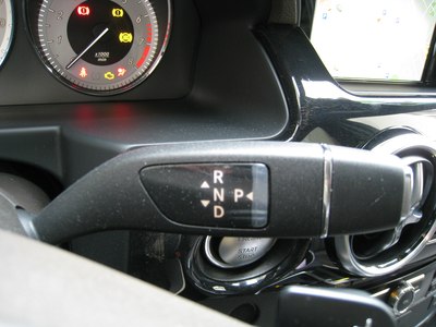 水刷玻璃头个挡位开关(第挡0没拍到关)---慢自动-----快自动——手动