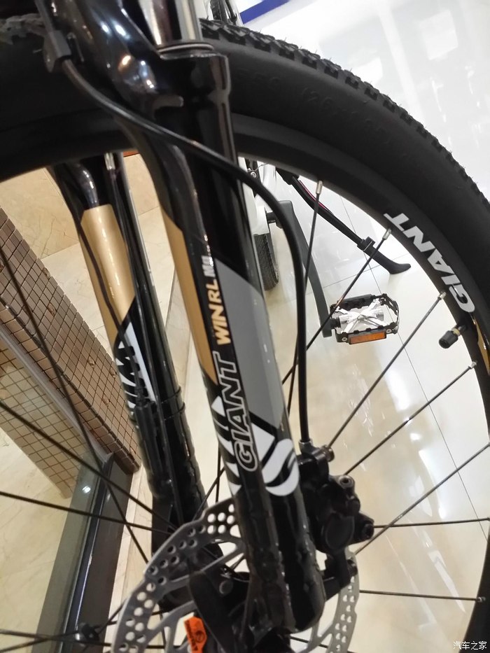 入手白色捷安特atx777