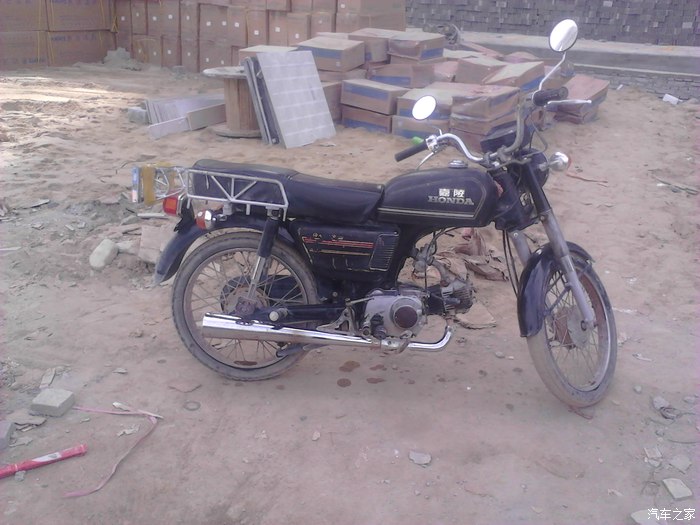 看到一台老爷车86年嘉陵本田jh70两轮摩托车