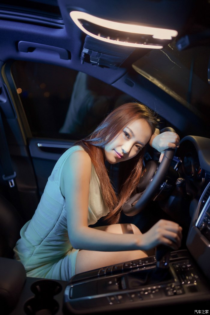 【媳妇当车模】暖暖冬日 90后媳妇携手深蓝macan 大片来袭!