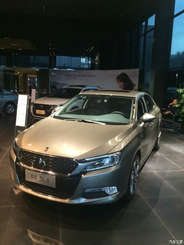 新车赏析-ds6灵动白色