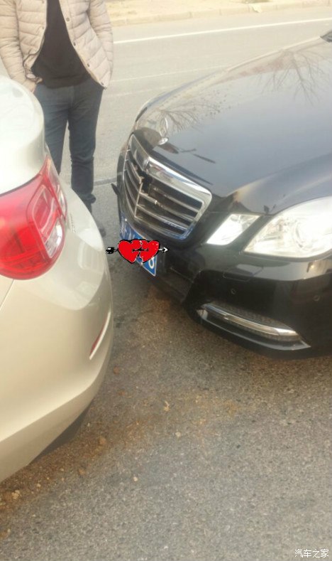 迈锐宝被奔驰e300追尾视频已经更新