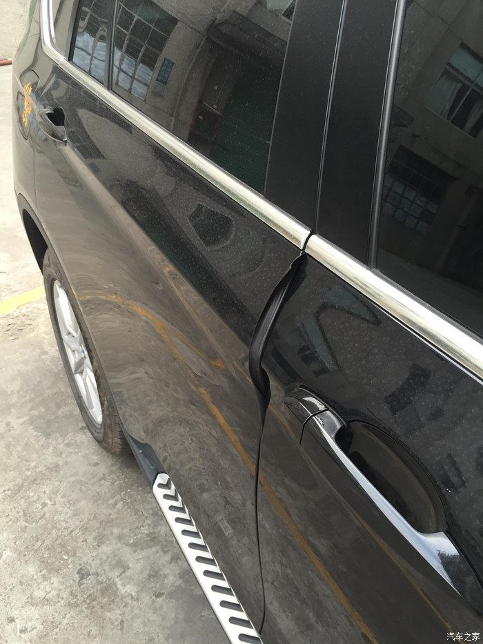 2014款x5门边皮条问题