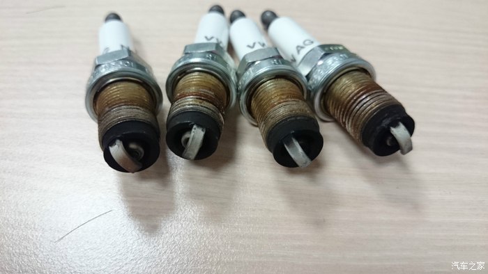 1.4t 老速腾2.7万公里换火花塞颜色发白有经验的朋友求分析