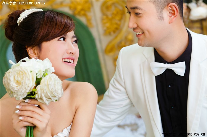 一起见证我们幸福婚礼吧