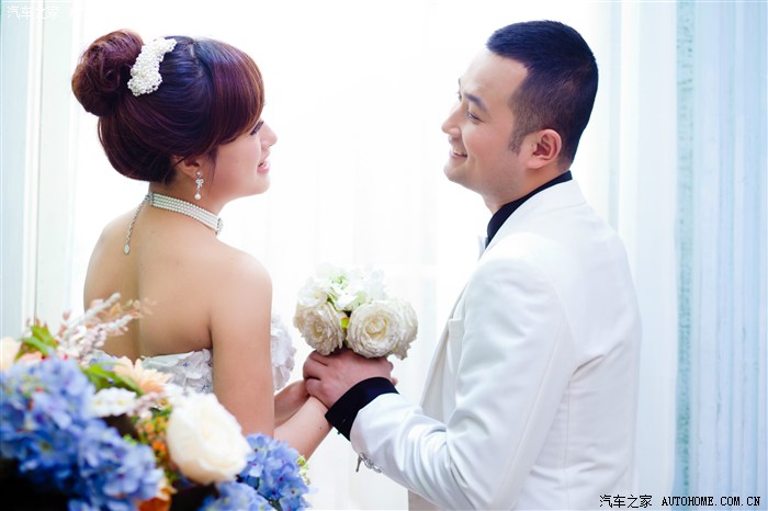 一起见证我们幸福婚礼吧