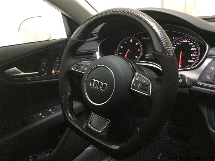 奥迪a7碳纤维拨片方向盘更新