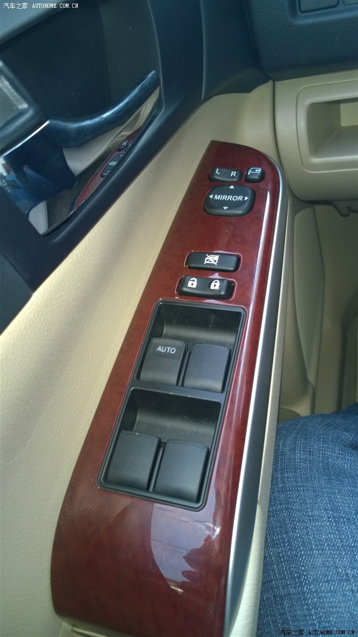 为何不熄火车门开不了?