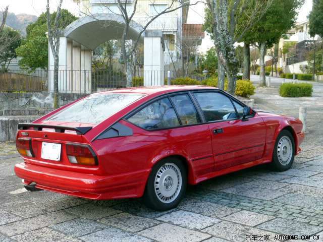 1984年的阿尔法罗密欧gtv625l