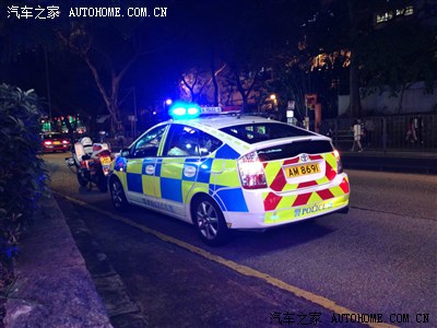 路遇丰田普锐斯混合动力警车