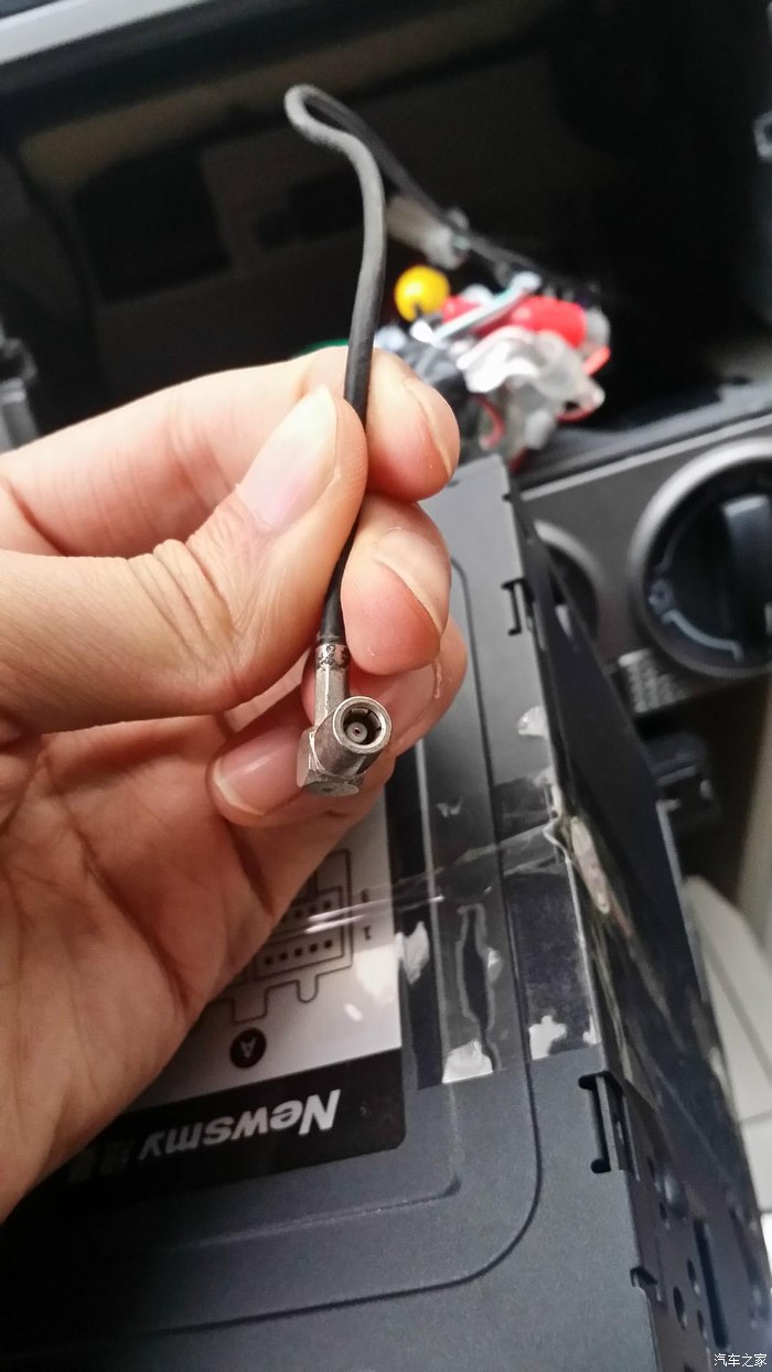 请问polo的收音机天线转接口的问题~改过的前辈请进啊!