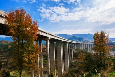 天路通苗岭--余凯,凯羊高速公路掠影!