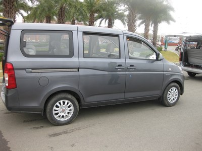 五菱宏光v-多拉快跑---车不错有需求的可以考虑哦