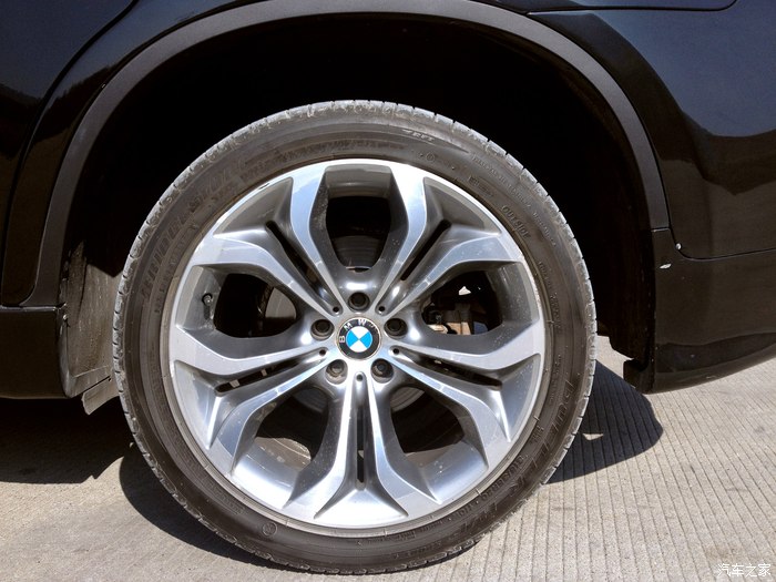 3280 | 回复: 18 宝马x6论坛 x6生活照,版主求精!谢谢! 