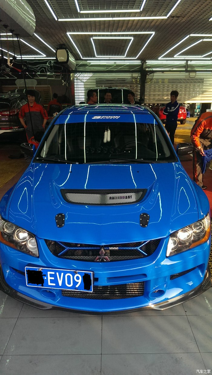 昨天洗车店看到的evo9车主还有部gtr