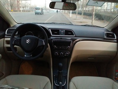 我带大家一起看看启悦的内饰吧!