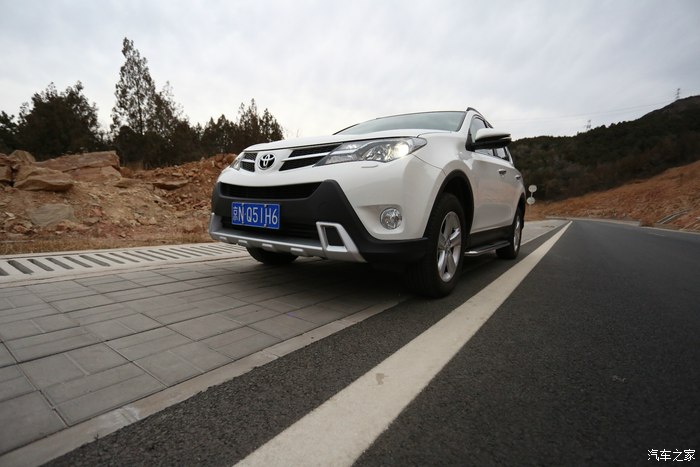 车到山前必有路有路必有丰田车2014rav44000公里