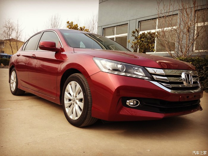 探戈红九代雅阁黄河故道边的作业