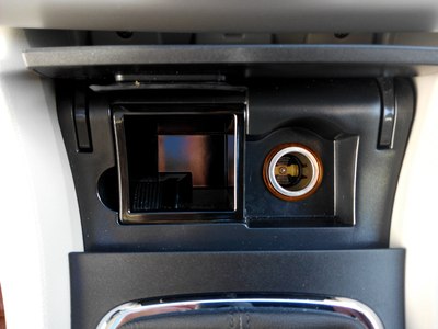 点烟器部位 我用行车记录仪电源