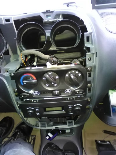 开机试听效果比原车要过声音比原车4寸喇叭要看来原车收音机带负载