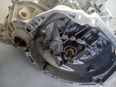 荣威350s16000公里更换变速箱总成.