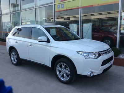 合肥复兴提车日记-三菱欧蓝德白色四驱2.4超值版