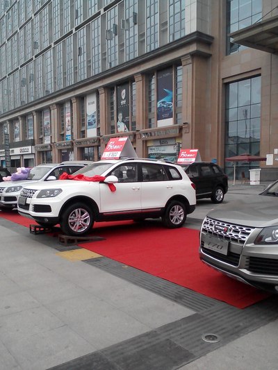 成都摩尔汽车广场有t70卖了