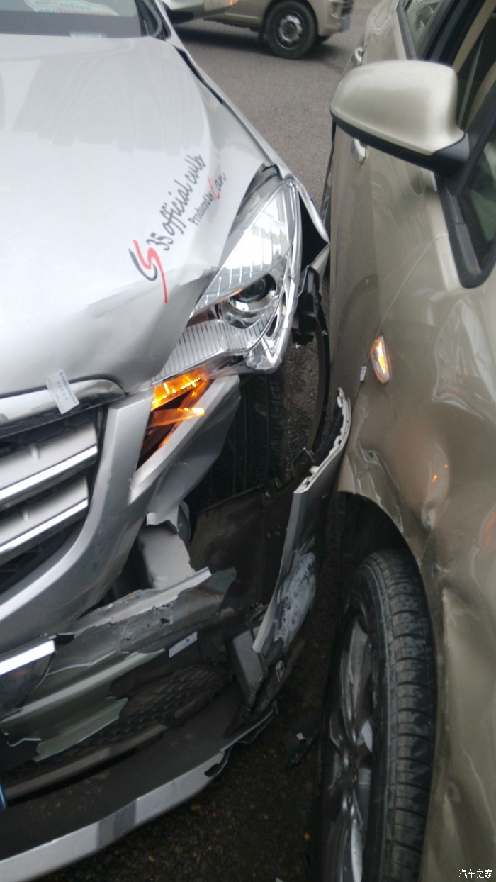 重庆长安cs35车友群493情意车祸猛于虎小三惨遭撞