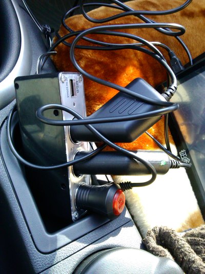 关于 行车记录仪和狗 的电源问题 那位大神解答一下 谢谢