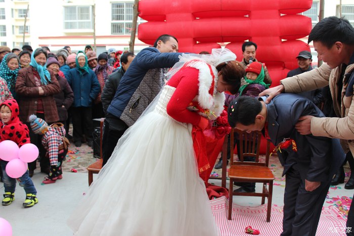 低调奢华临沂57辆赛欧沂蒙大地喜迎新娘视频图片