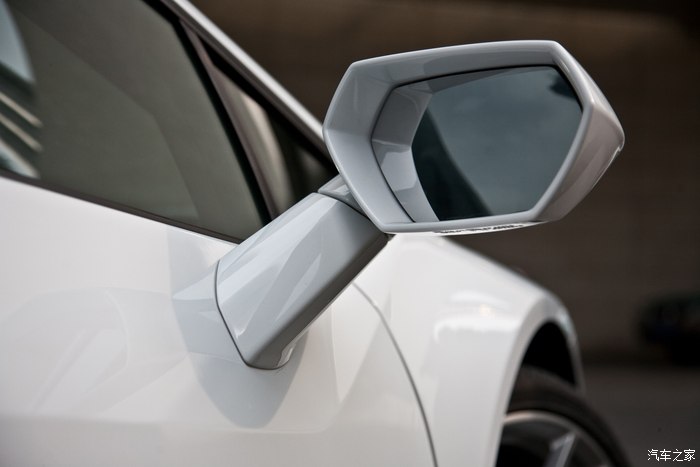 媒体人的试驾体验分享第一季兰博基尼huracan