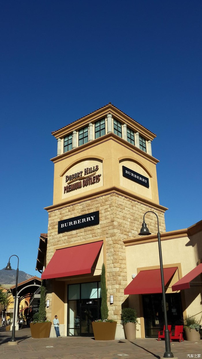 美西自驾游必来的沙漠奥特莱斯( desert hills premium outlets)