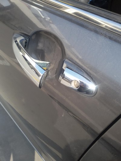 40000公里保养.门把手断了.