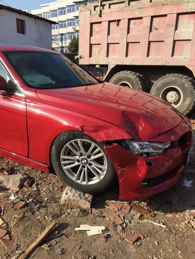 事故车宝马2014款宝马320li红色骡车308万