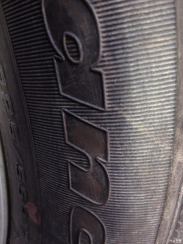 固特异225/55r17轮胎侧壁多厚