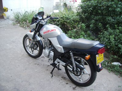 125单杠4气门,传说中的99铃木刀 99年金城铃木走私过来的车,那时候