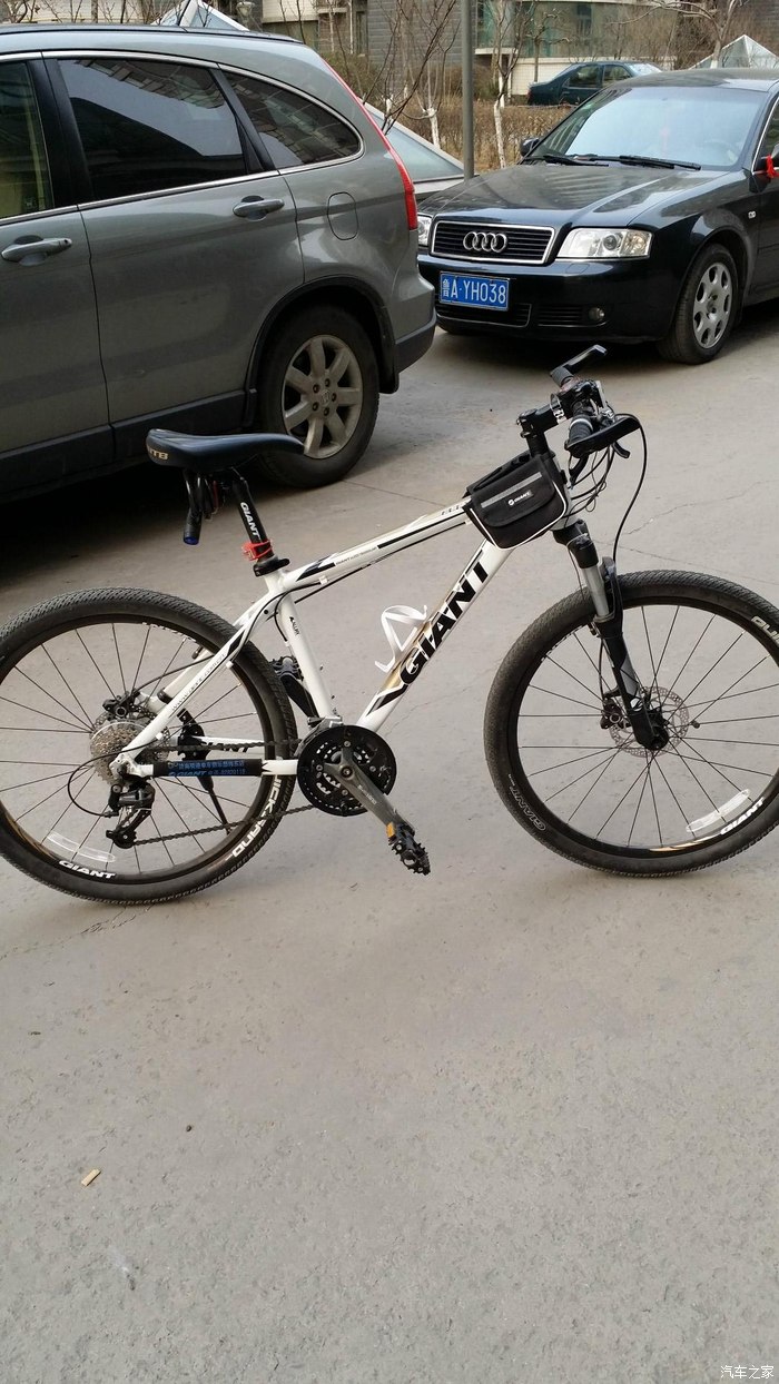 其实也不是高人 因为我也是14款atx777 只是颜色和你不一样